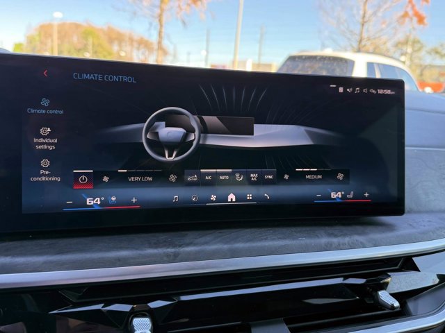 Certified 2024 BMW X7 M60i w/ Climate Comfort Package image 29