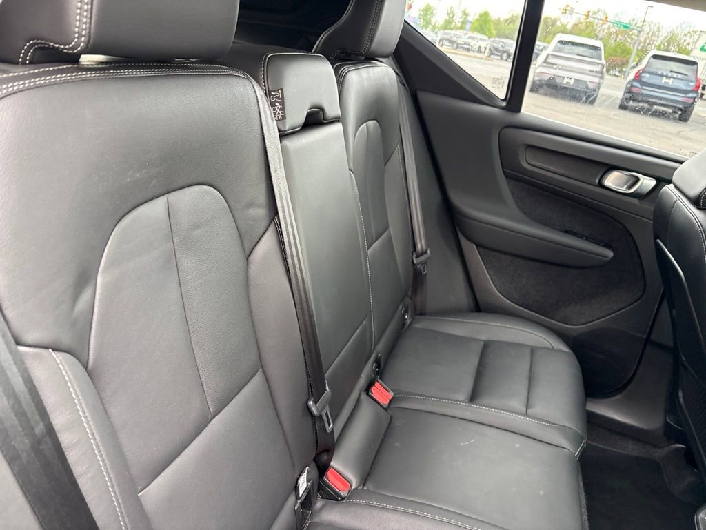 Used 2025 Volvo XC40 B5 Core AWD/4WD image 37