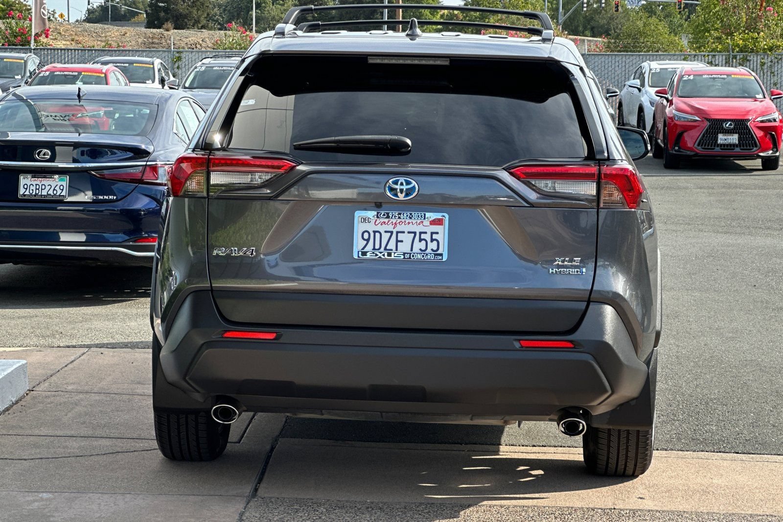 Used 2023 Toyota RAV4 XLE Premium AWD/4WD image 5