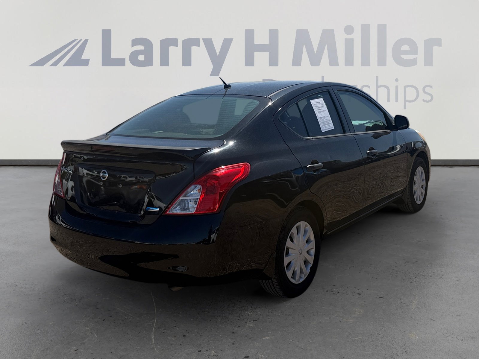 Used 2014 Nissan Versa S Plus image 5
