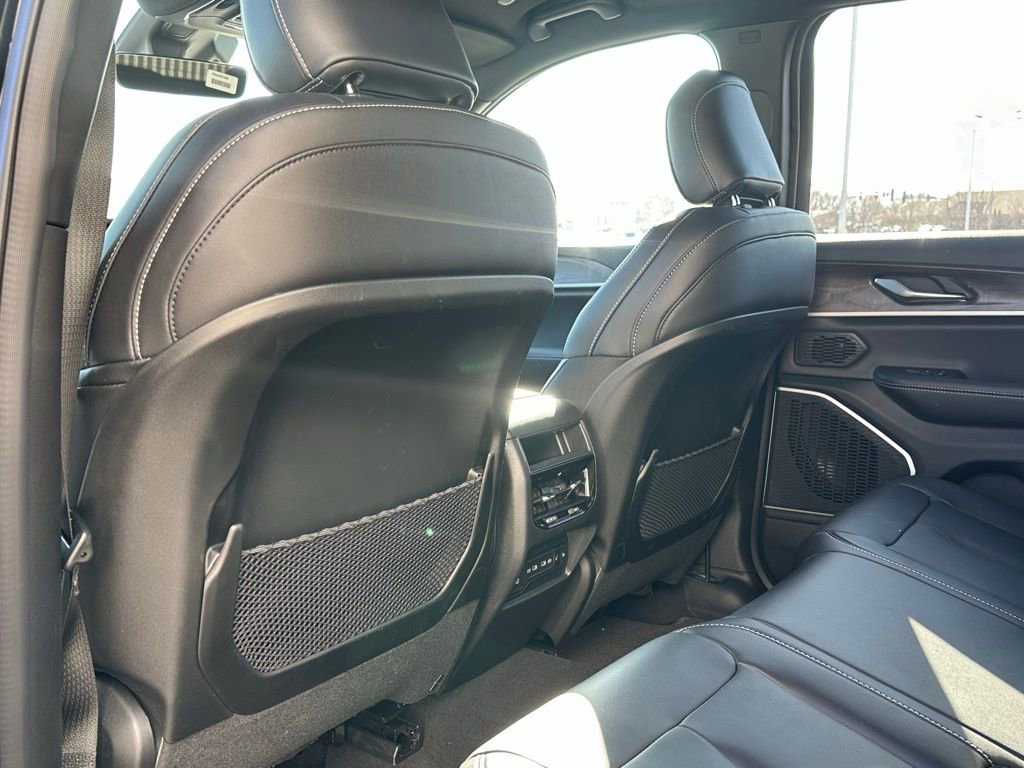 New 2026 Jeep Grand Cherokee Limited AWD/4WD image 13