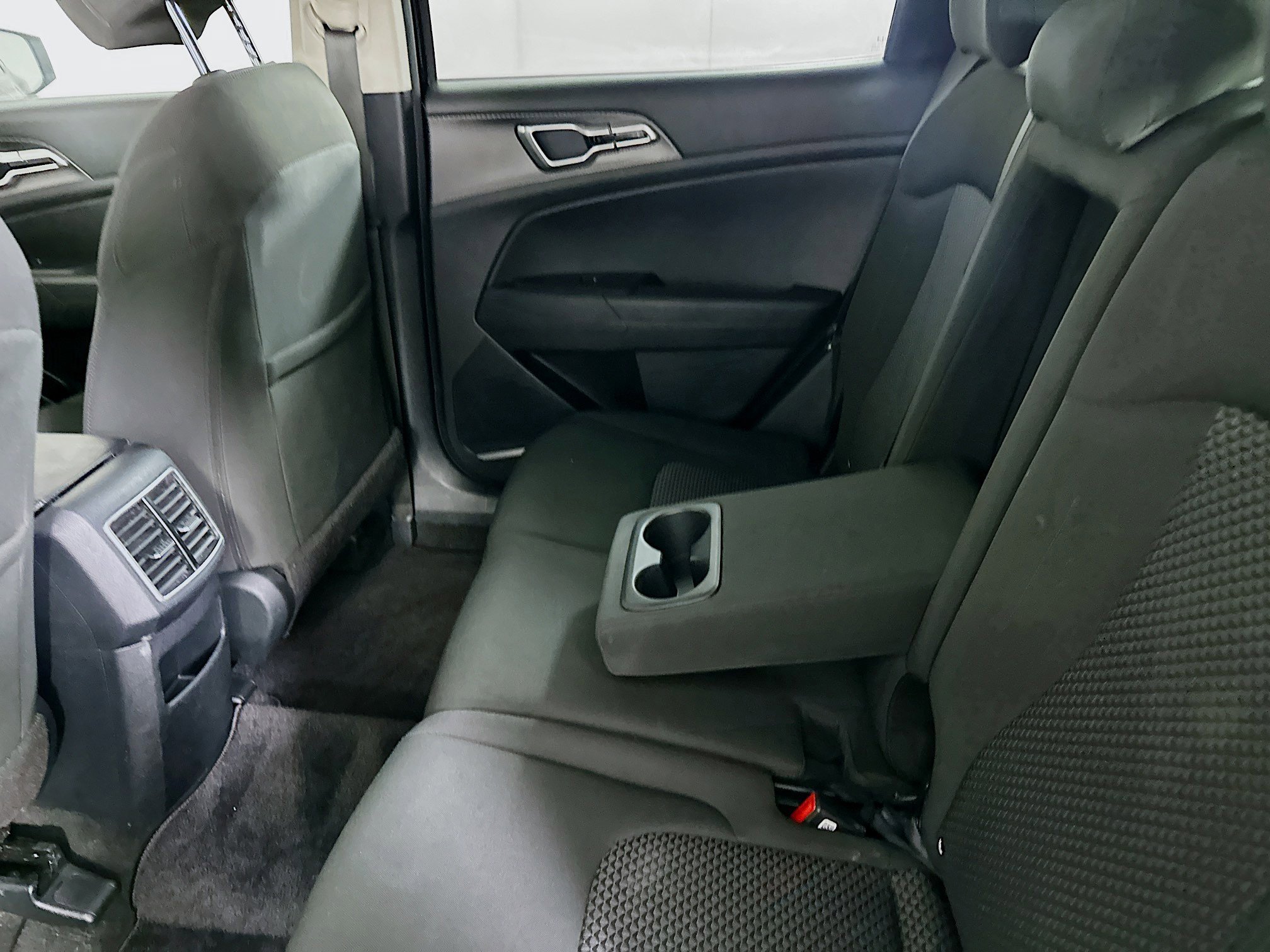 Used 2025 Kia Sportage LX image 26