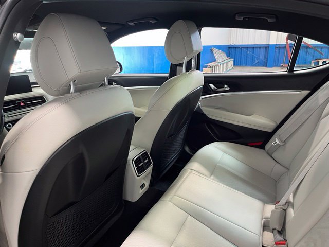 Used 2025 Genesis G70 2.5T RWD image 19