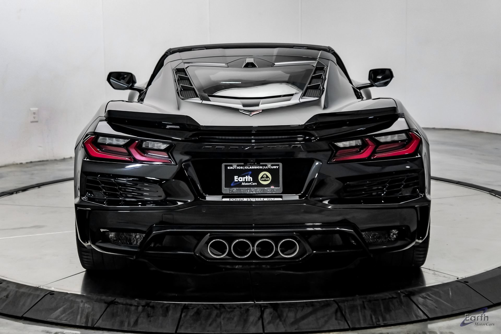 Used 2024 Chevrolet Corvette Z06 RWD image 17