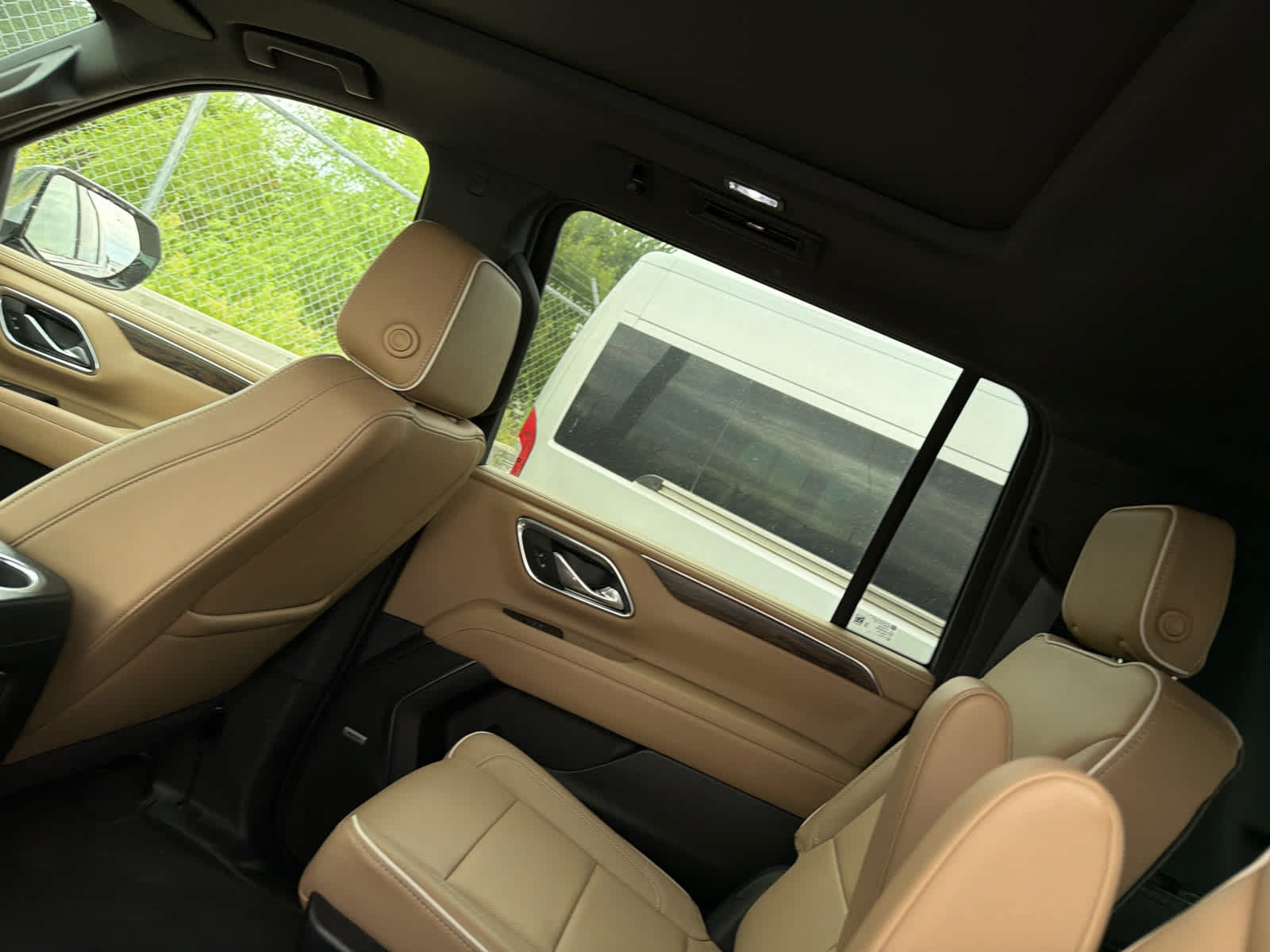 Used 2024 Chevrolet Suburban Premier AWD/4WD image 9