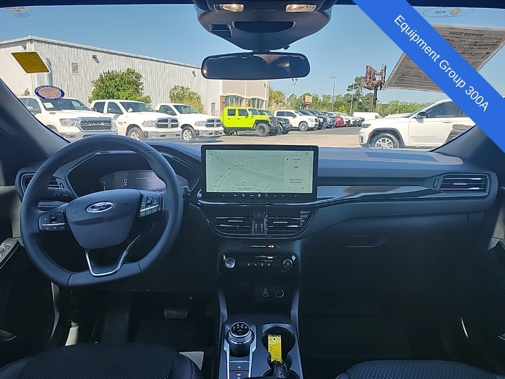 Used 2025 Ford Escape ST-Line w/ Tech Pack #1 FWD image 4