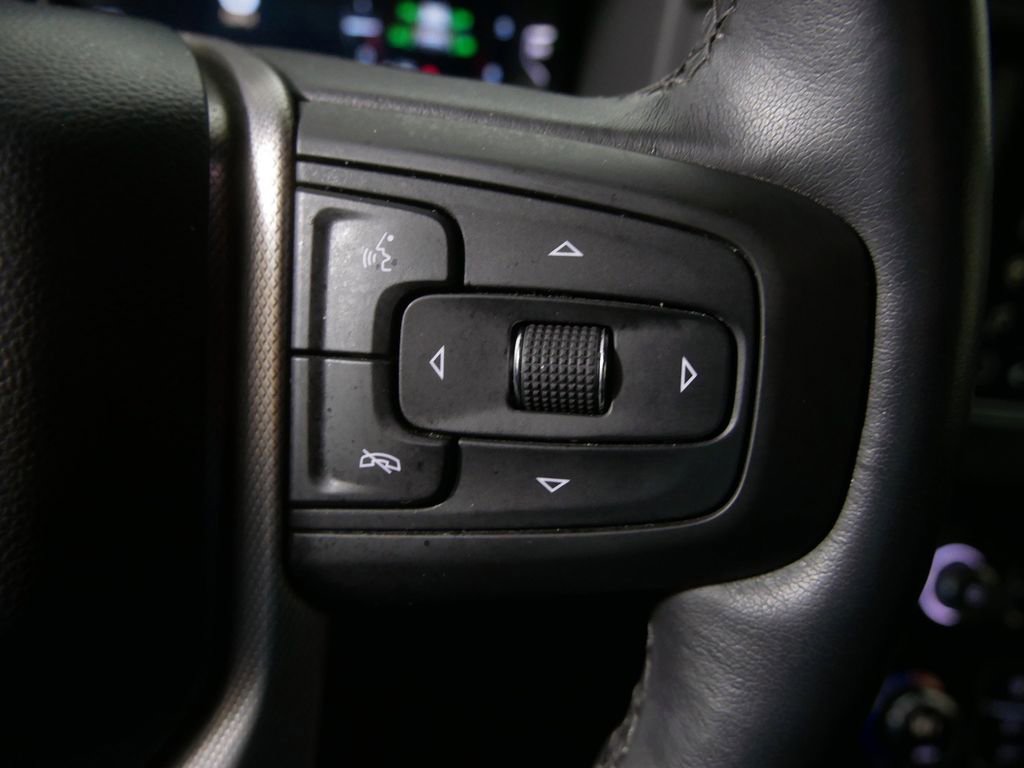 Used 2024 GMC Yukon Denali w/ Advanced Technology Package AWD/4WD image 25