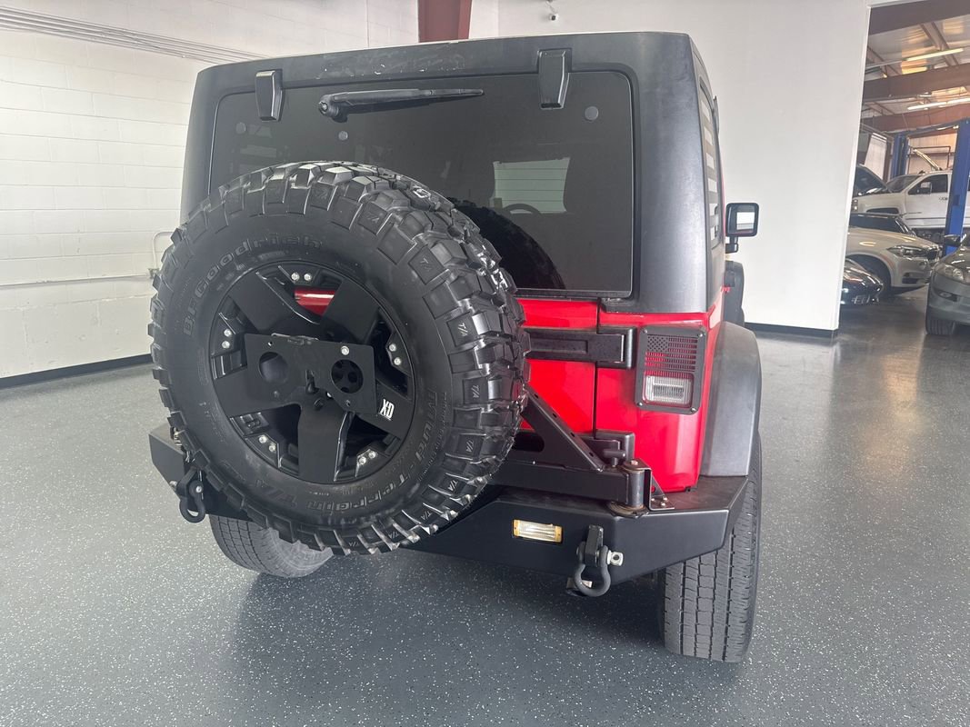 Used 2012 Jeep Wrangler Unlimited Rubicon w/ Dual Top Group image 4