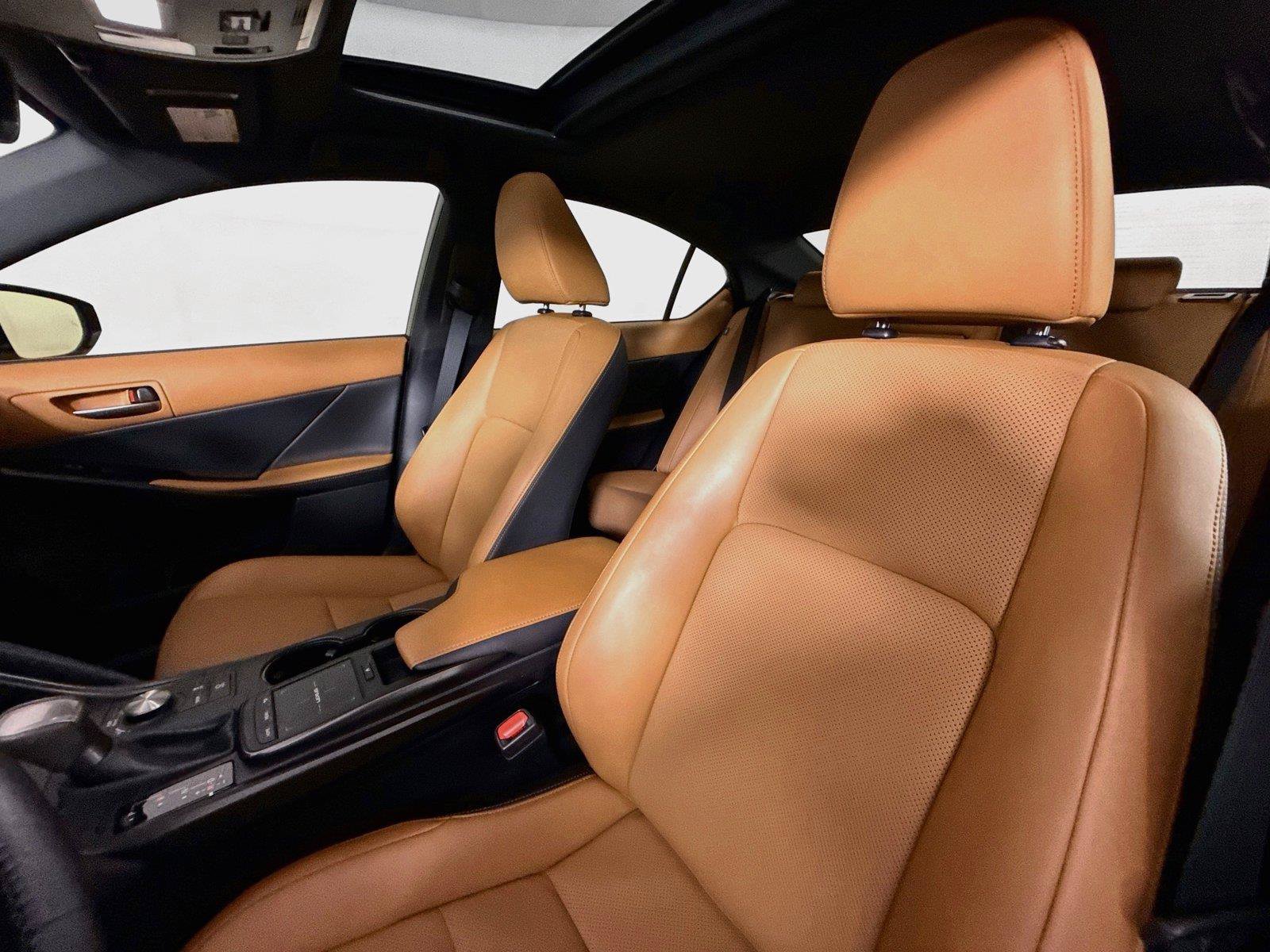 Used 2024 Lexus IS 300 w/ Comfort Package RWD image 3