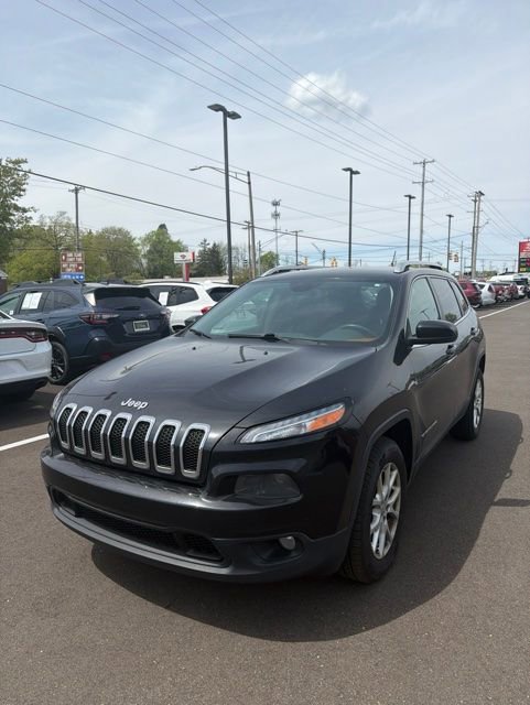 Used 2015 Jeep Cherokee Latitude w/ Cold Weather Group AWD/4WD image 1