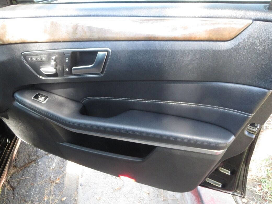 Used 2014 Mercedes-Benz E 350 4MATIC Sedan image 20