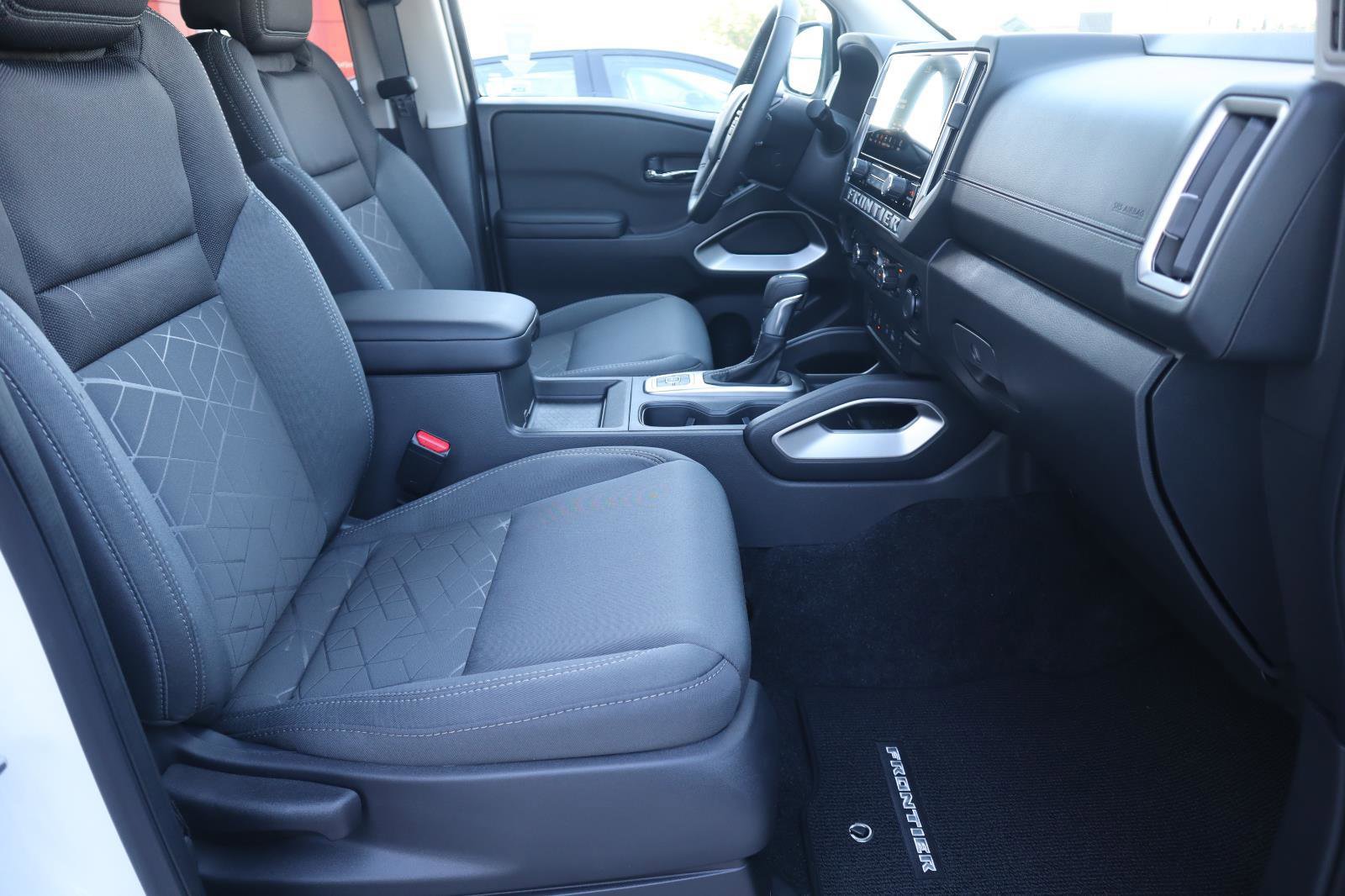 New 2026 Nissan Frontier 4x4 Crew Cab image 7