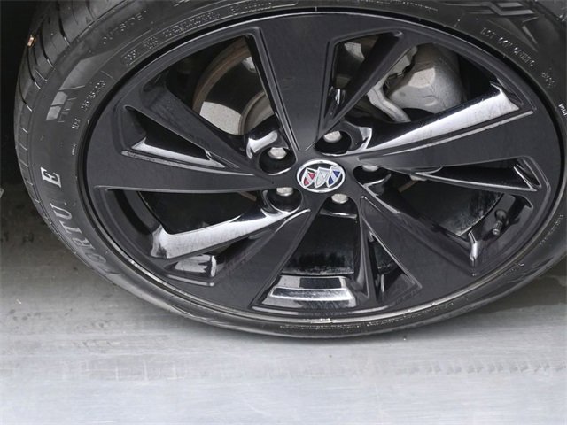 Used 2022 Buick Envision Avenir w/ Technology Package II image 30