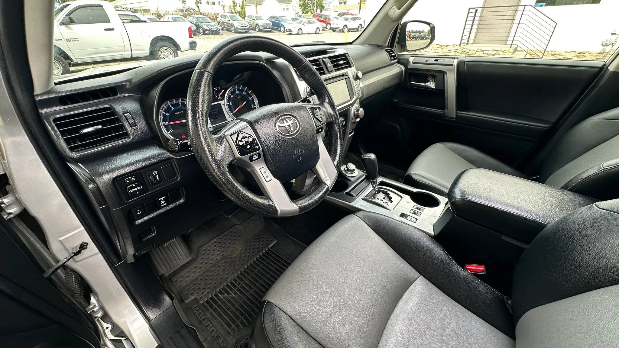Used 2018 Toyota 4Runner SR5 Premium AWD/4WD image 15