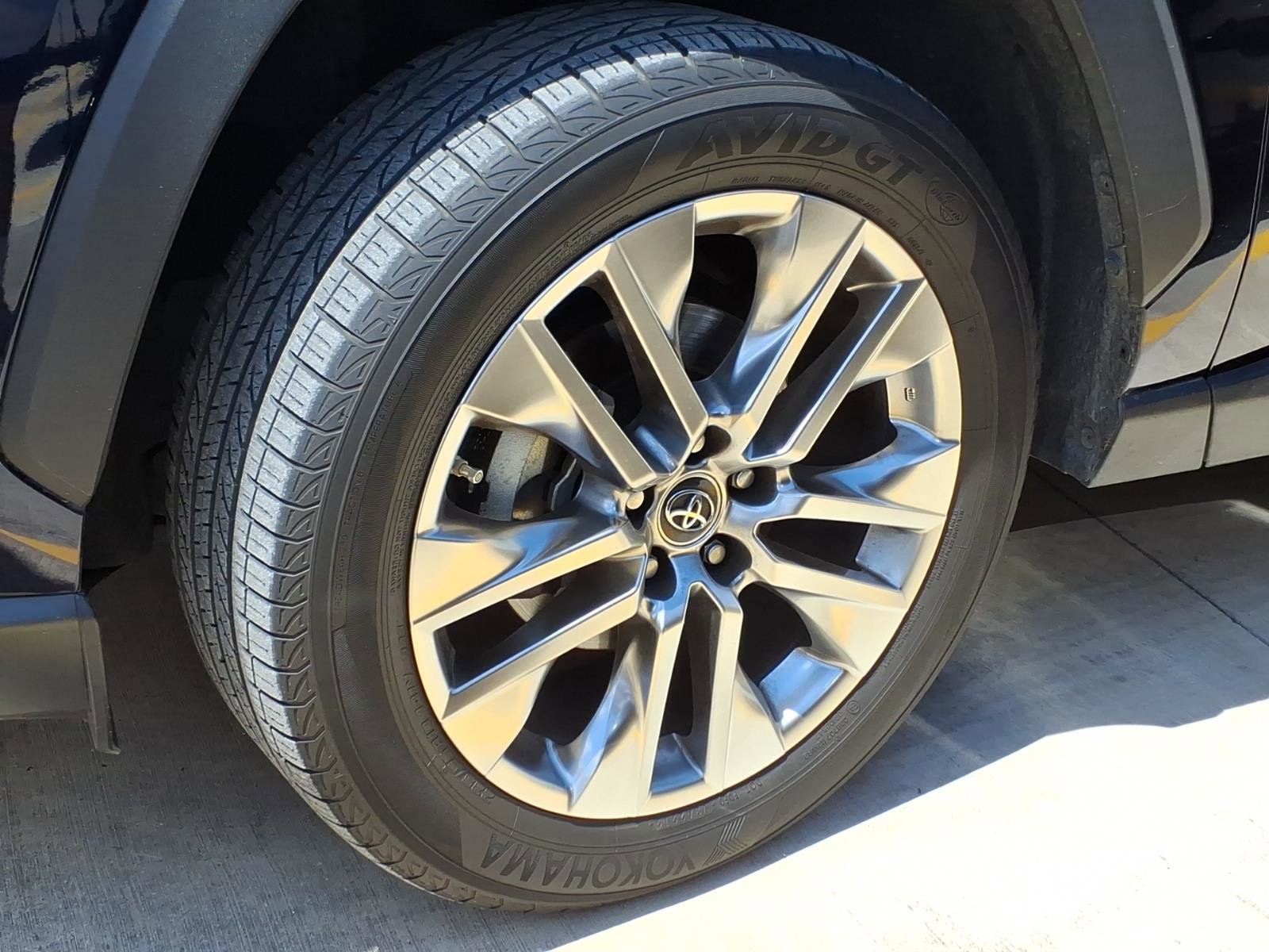 Used 2019 Toyota RAV4 XLE Premium w/ Advanced Technology Package FWD image 3