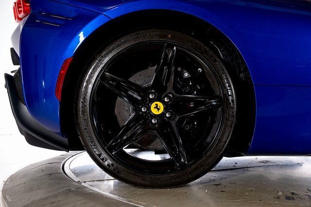 Used 2024 Ferrari SF90 Spider image 19