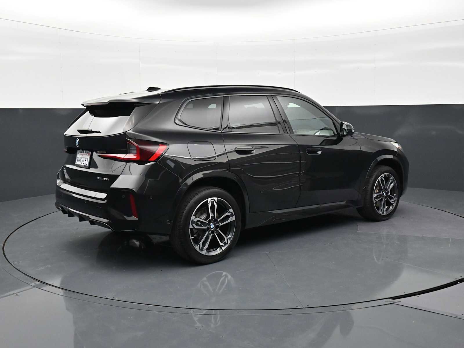 Used 2023 BMW X1 xDrive28i w/ M Sport Package image 5