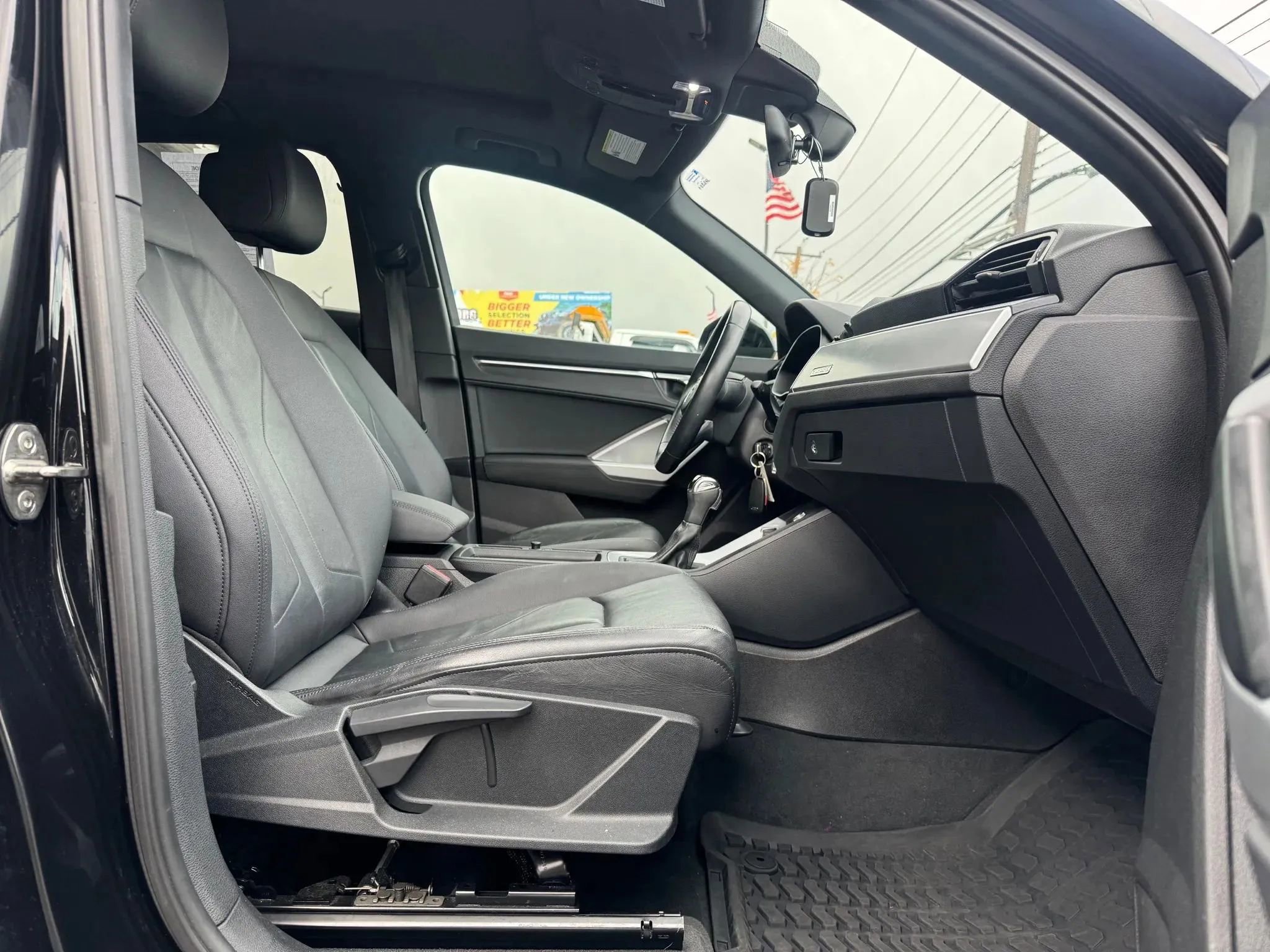 Used 2020 Audi Q3 2.0T Premium image 13