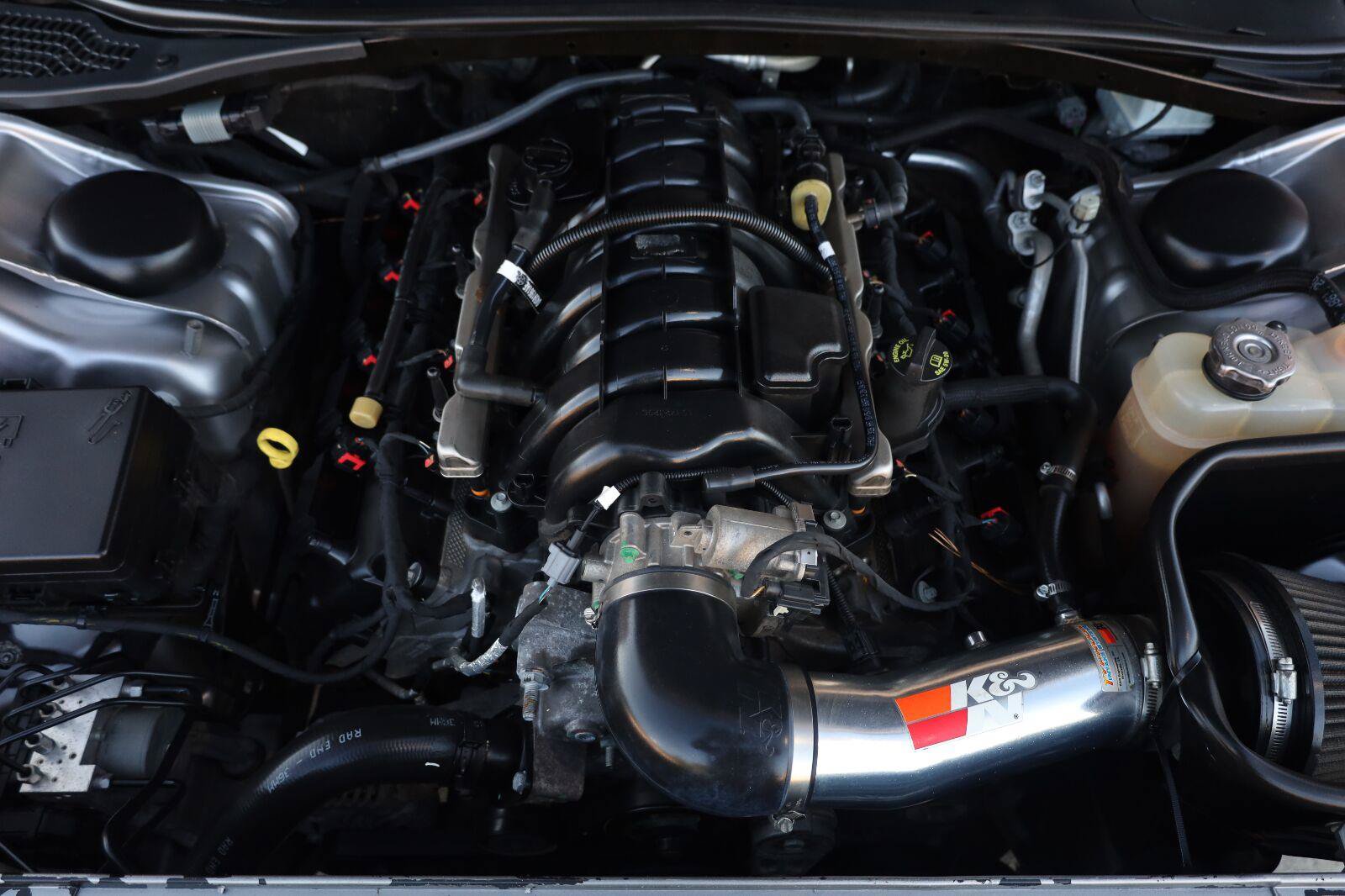 Used 2018 Dodge Challenger R/T RWD image 16