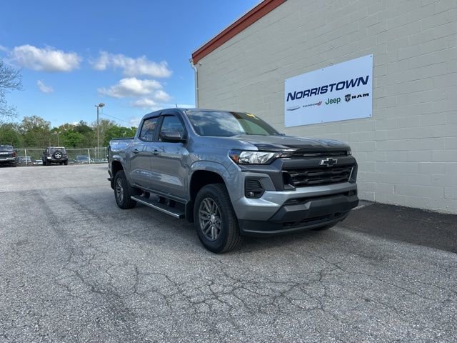 Used 2024 Chevrolet Colorado LT w/ LT Convenience Package image 1