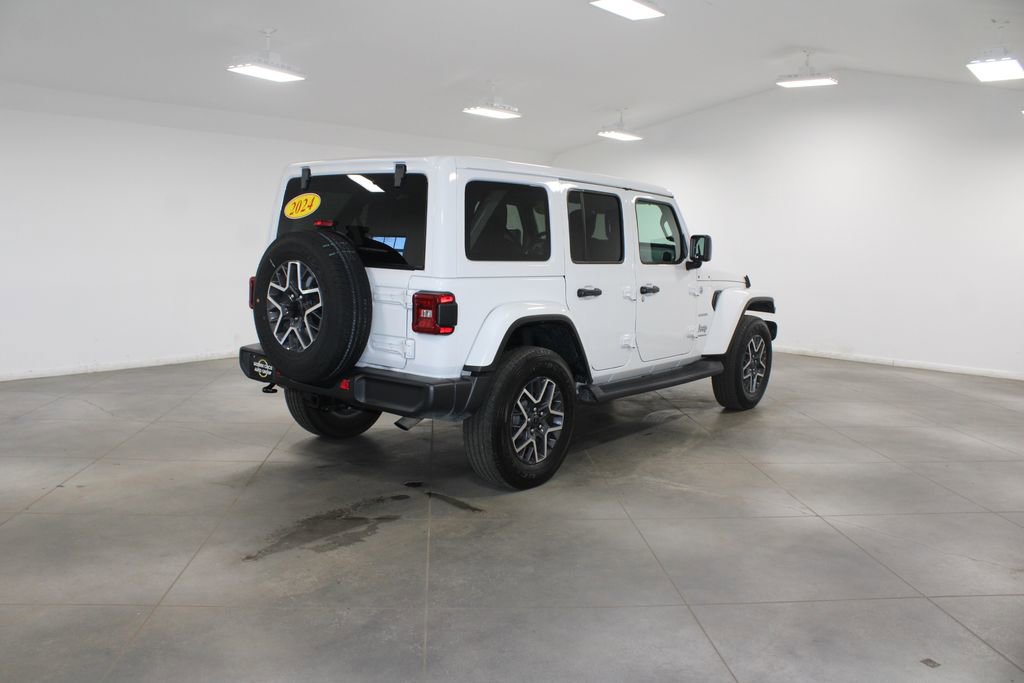 Used 2024 Jeep Wrangler Sahara image 9