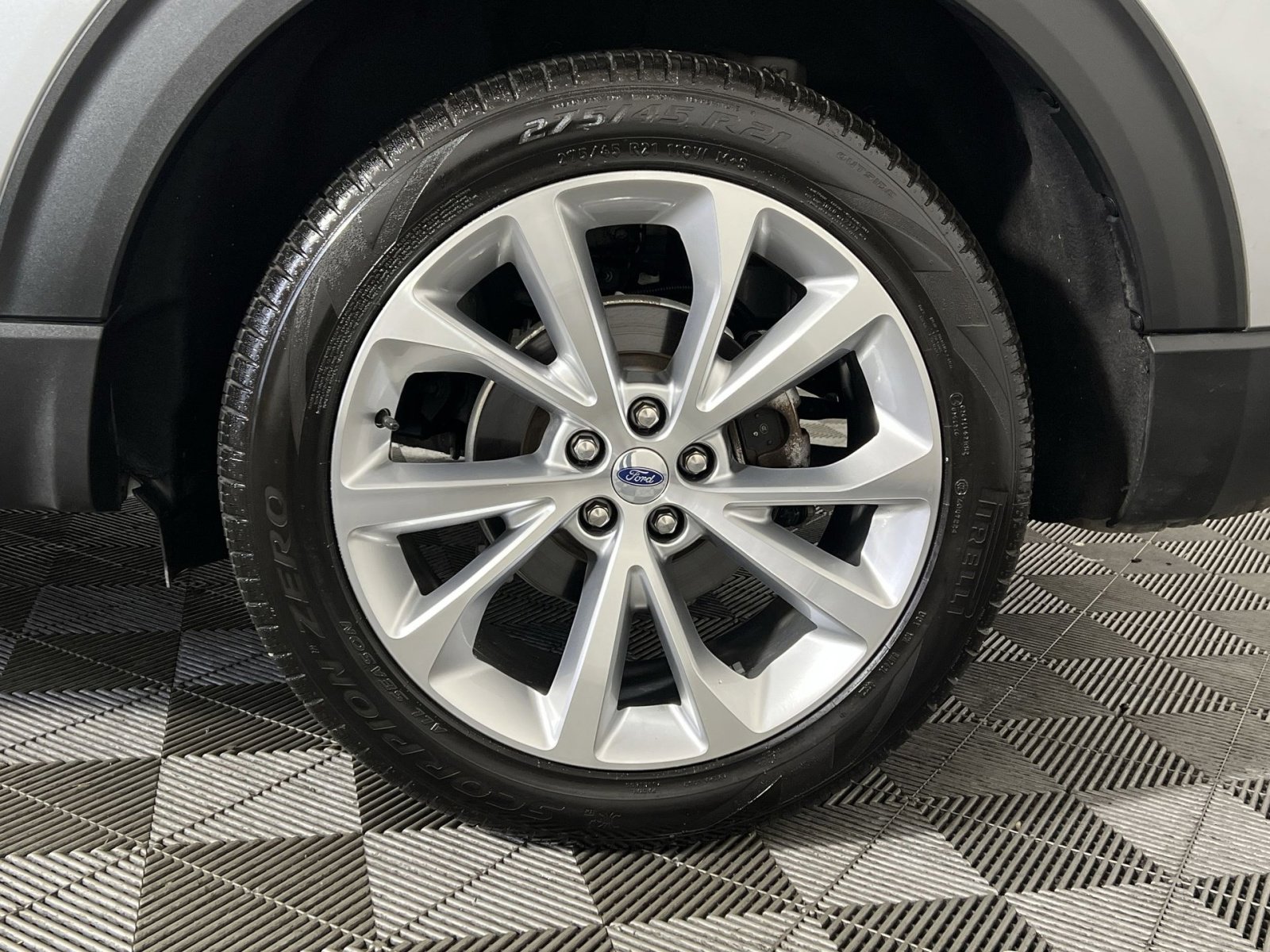 Used 2023 Ford Explorer Platinum w/ Premium Technology Package image 12