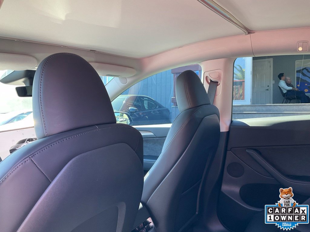 Used 2025 Tesla Model Y Performance AWD/4WD image 32