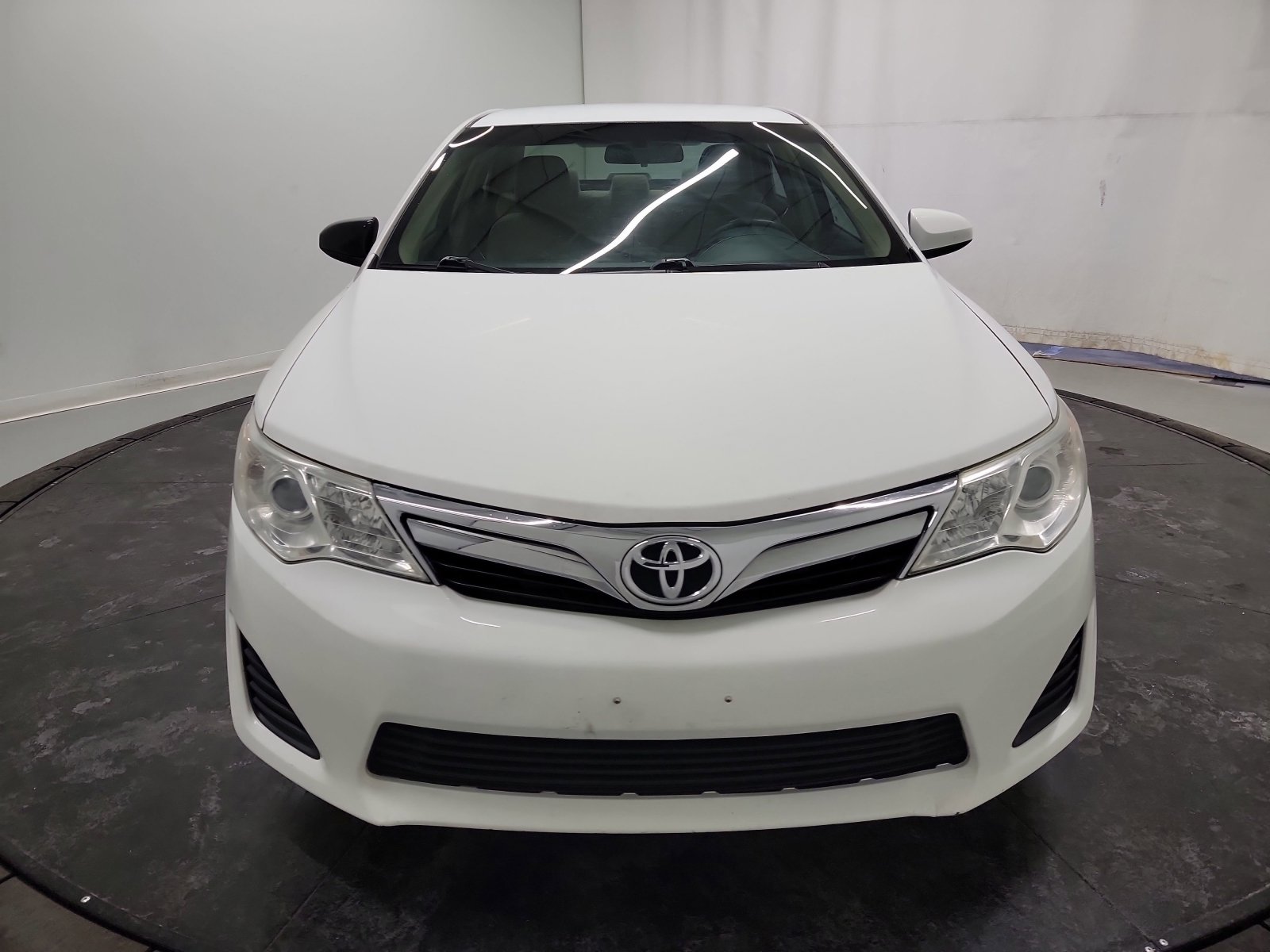 Used 2012 Toyota Camry LE image 2