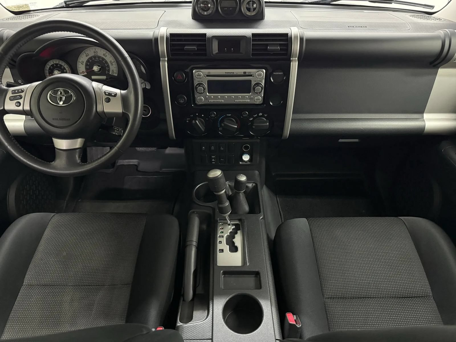 Used 2014 Toyota FJ Cruiser 4WD w/ Upgrade Package image 2