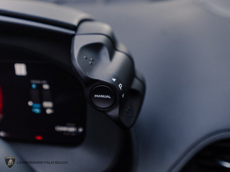 Used 2025 McLaren Artura Spider RWD image 19