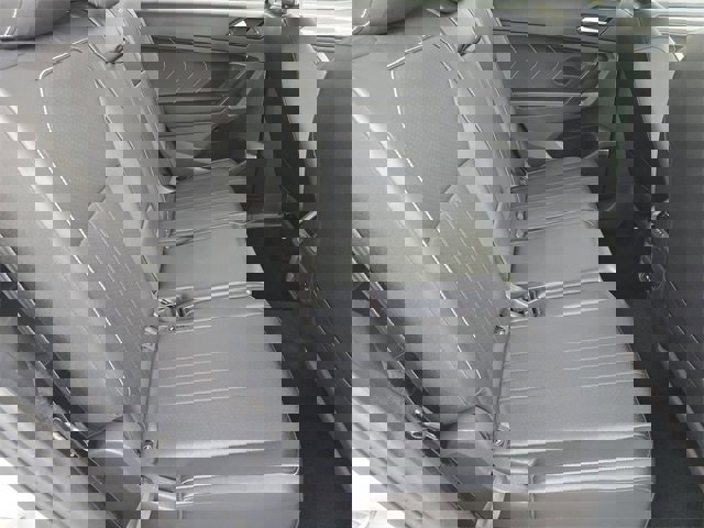 Used 2024 Volkswagen Tiguan SE image 26