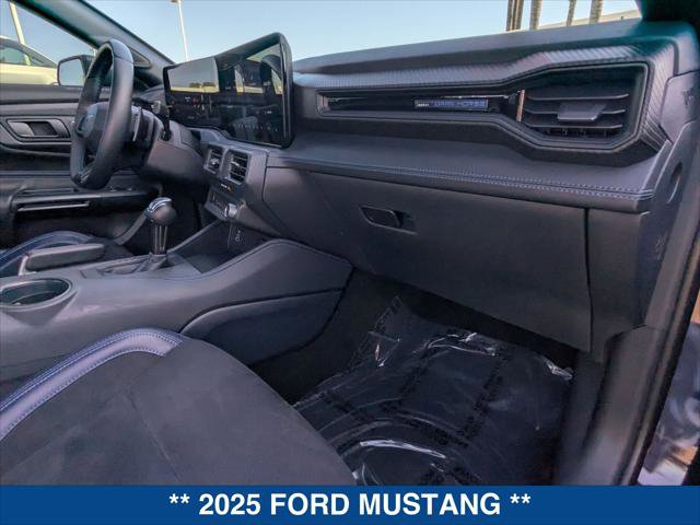 Used 2025 Ford Mustang Dark Horse image 22