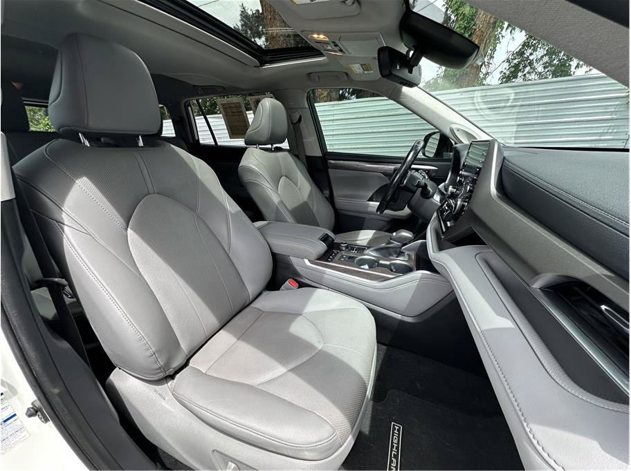Used 2020 Toyota Highlander Limited AWD/4WD image 15