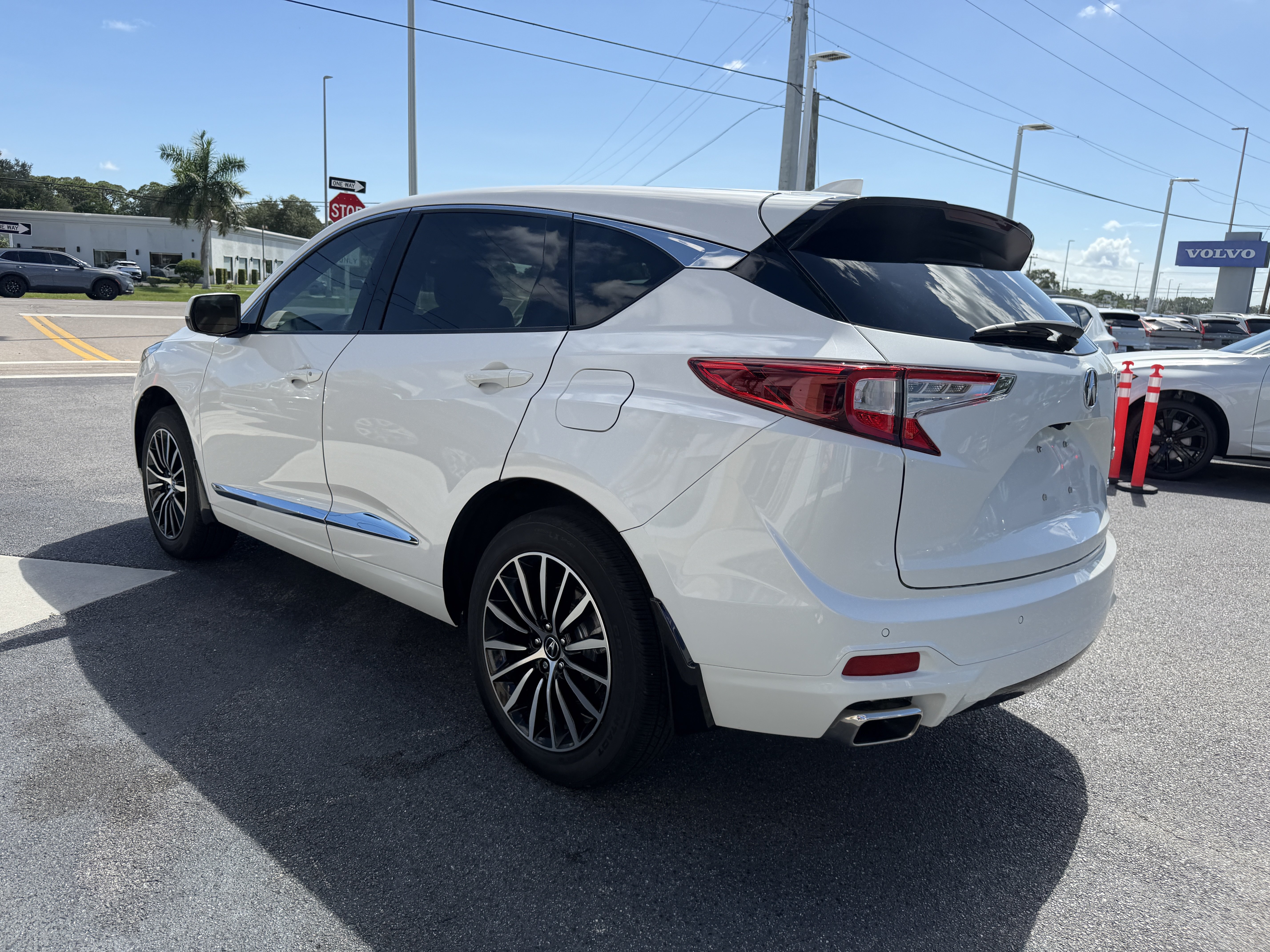 Used 2025 Acura RDX w/ Advance Package AWD/4WD image 5