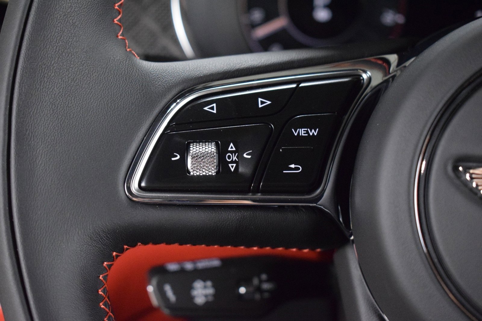 New 2025 Bentley Bentayga image 28