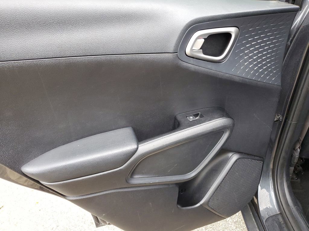 Used 2021 Kia Soul S image 17