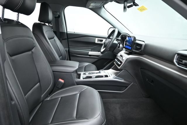 Certified 2024 Ford Explorer XLT w/ Equipment Group 202A AWD/4WD image 29