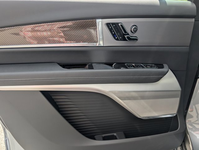 New 2026 Cadillac Vistiq Luxury w/ LPO, Floor Liner Package image 5