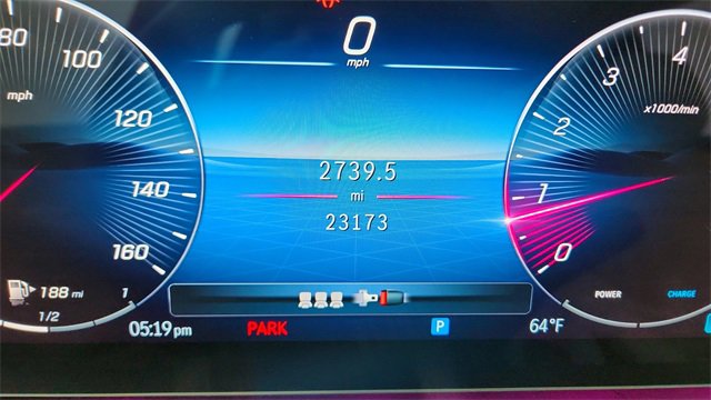 Used 2025 Mercedes-Benz GLE 350 4MATIC w/ AMG Line Exterior image 38