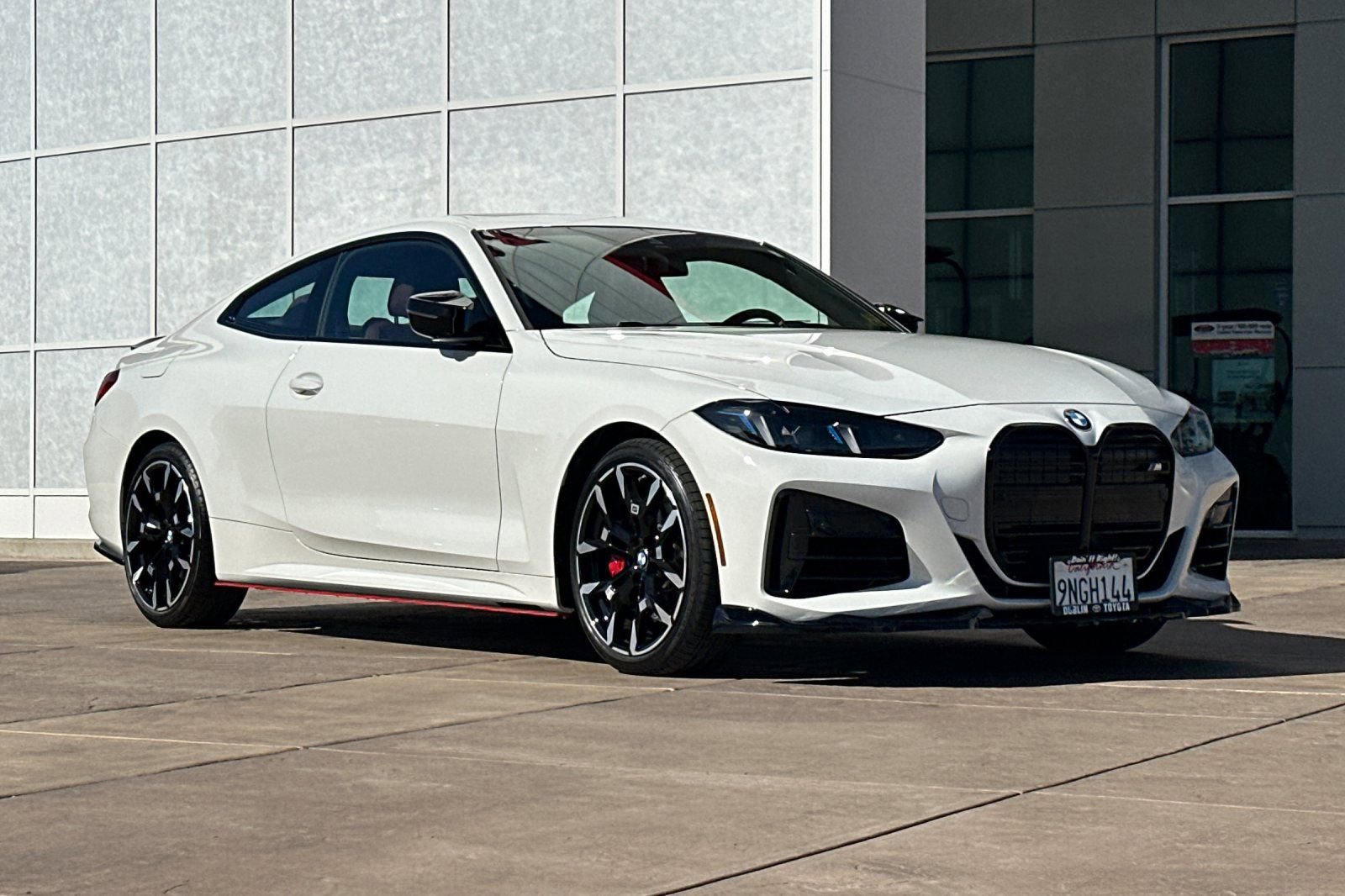 Used 2025 BMW 440i xDrive Coupe w/ Premium Package image 2