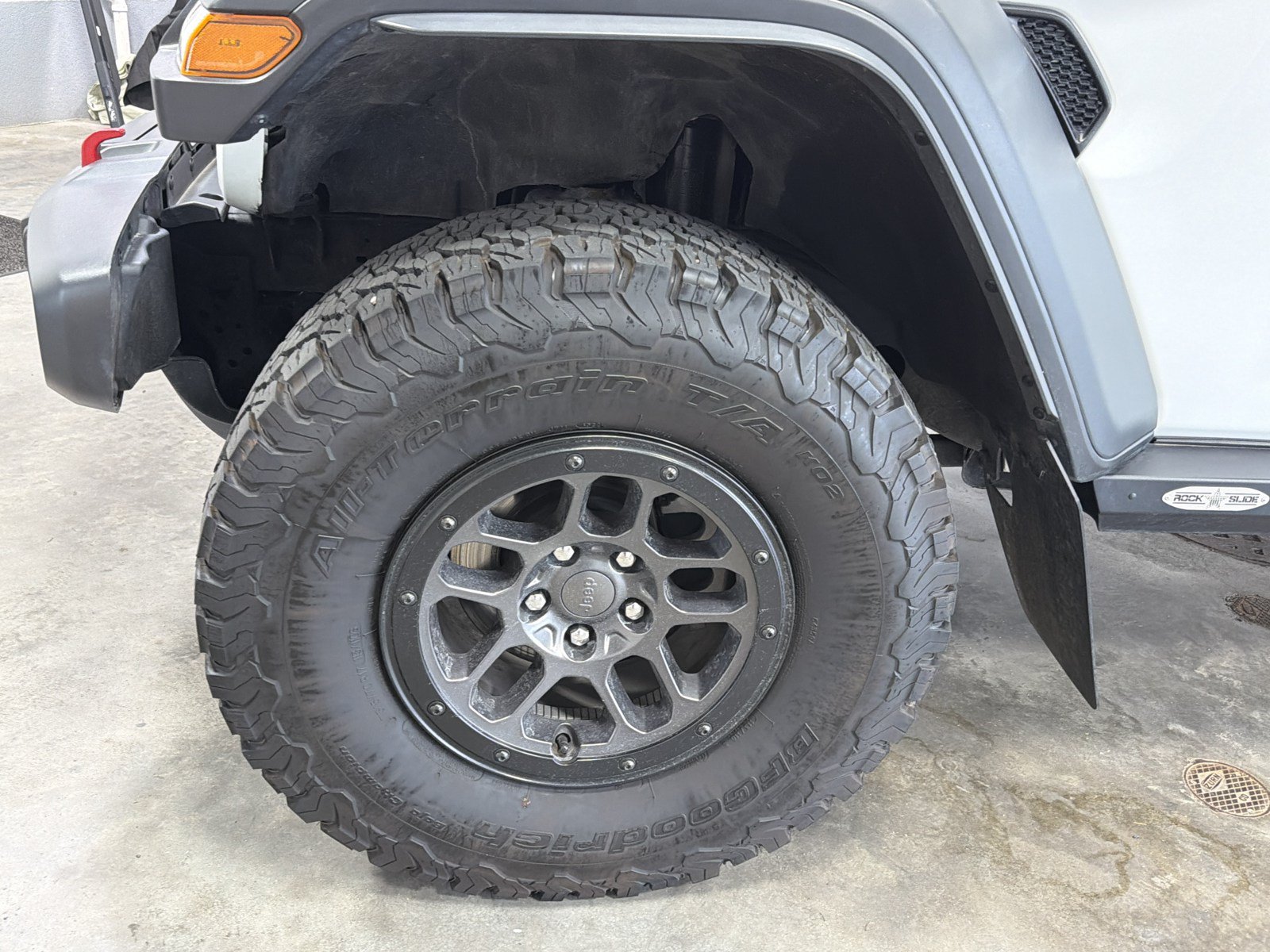 Used 2023 Jeep Wrangler Unlimited Rubicon w/ Xtreme 35 Tire Package AWD/4WD image 15