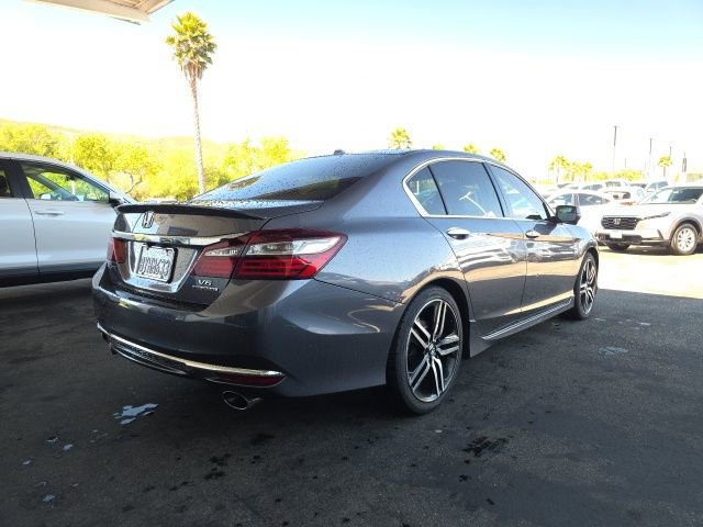 Certified 2017 Honda Accord Touring image 7