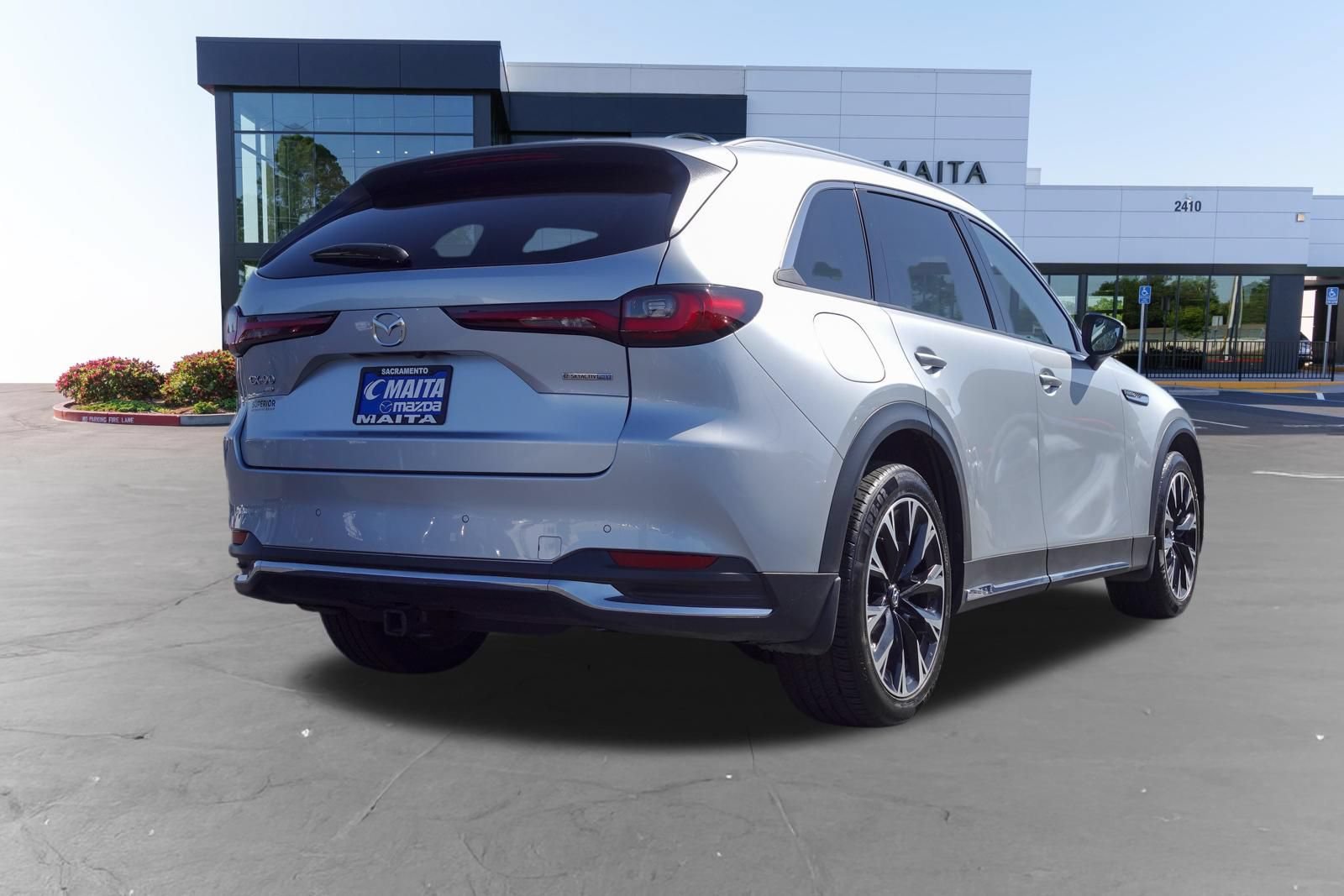 Certified 2024 MAZDA CX-90 Plug-In Hybrid w/ Premium Pkg AWD/4WD image 4