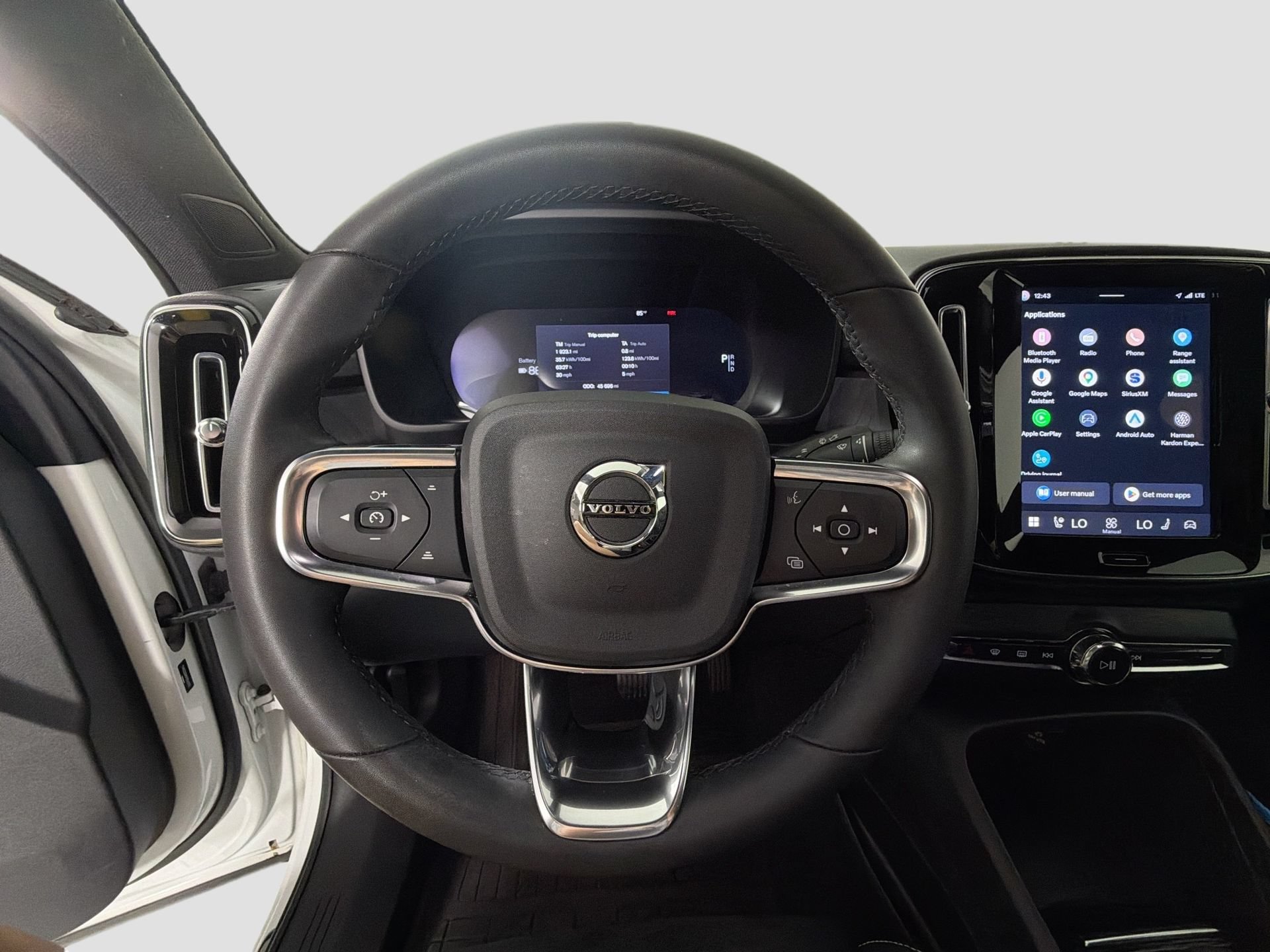 Certified 2023 Volvo C40 P8 Recharge Ultimate w/ Protection Package Premier AWD/4WD image 12