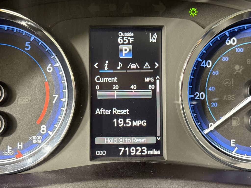 Used 2018 Toyota Corolla XSE FWD image 29