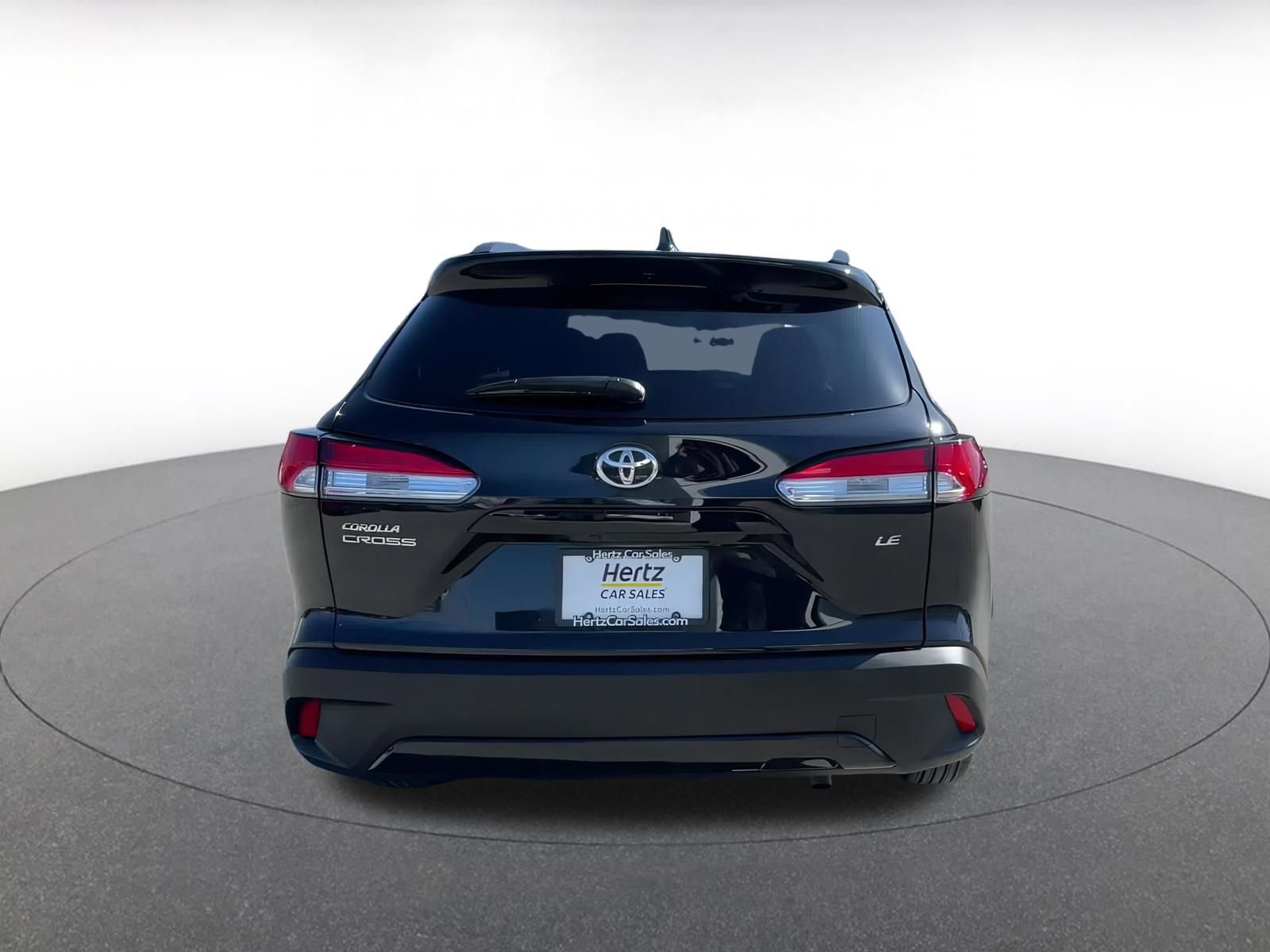 Used 2025 Toyota Corolla Cross LE image 12