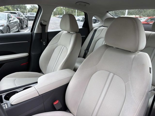 Used 2025 Hyundai Sonata SEL FWD image 11