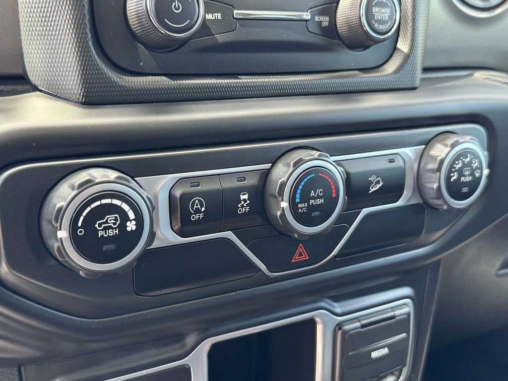 Used 2018 Jeep Wrangler Unlimited Sport AWD/4WD image 19
