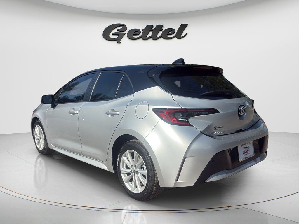 Used 2025 Toyota Corolla SE w/ SE Package FWD image 7