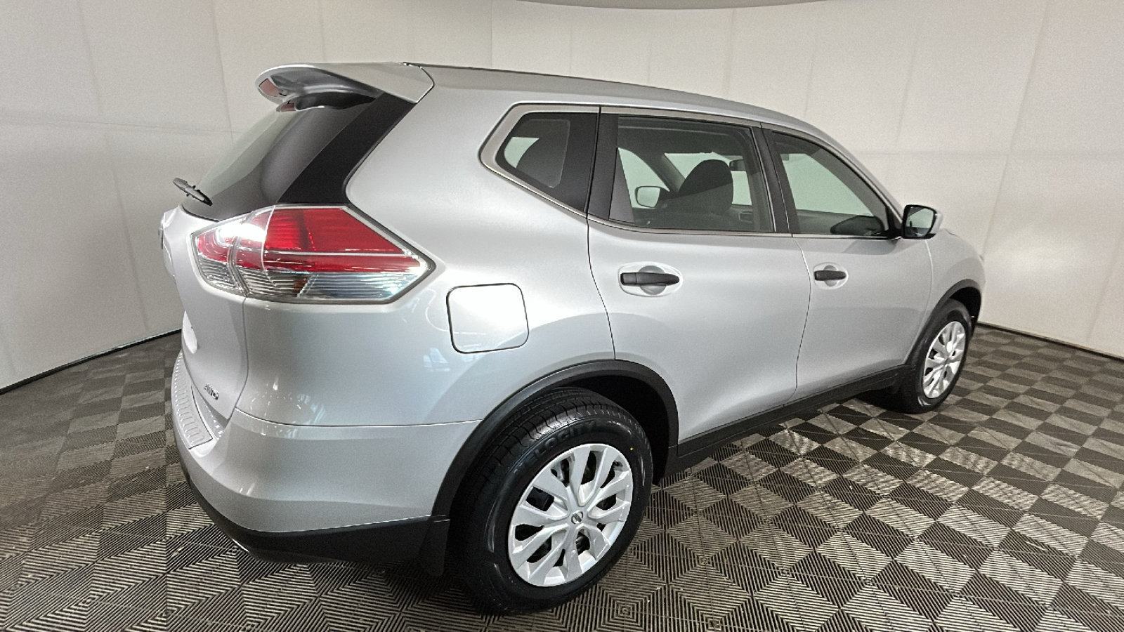 Used 2016 Nissan Rogue S AWD/4WD image 3